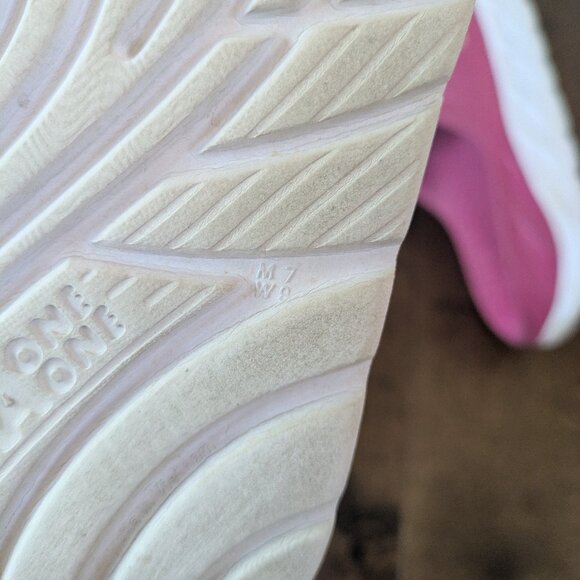 Hoka One One Ora Recovery Slide Sandals – Pink, Men’s 7 / Women’s 9, Used - Picture 8 of 9